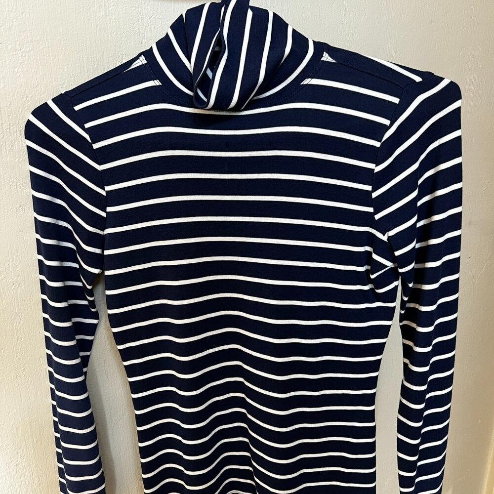 NWOT navy/white turtleneck top